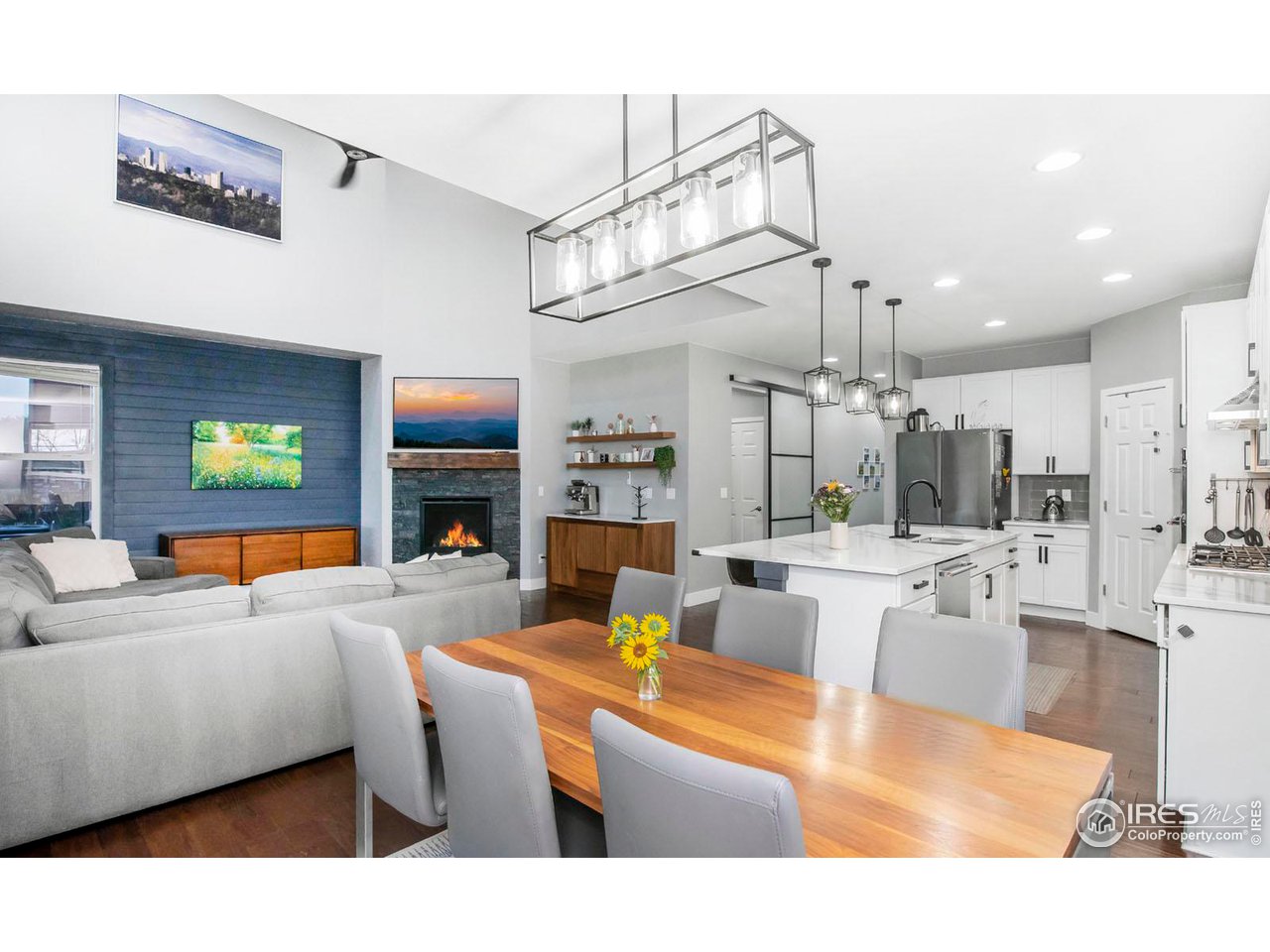 899 Old Wagon Trail Cir