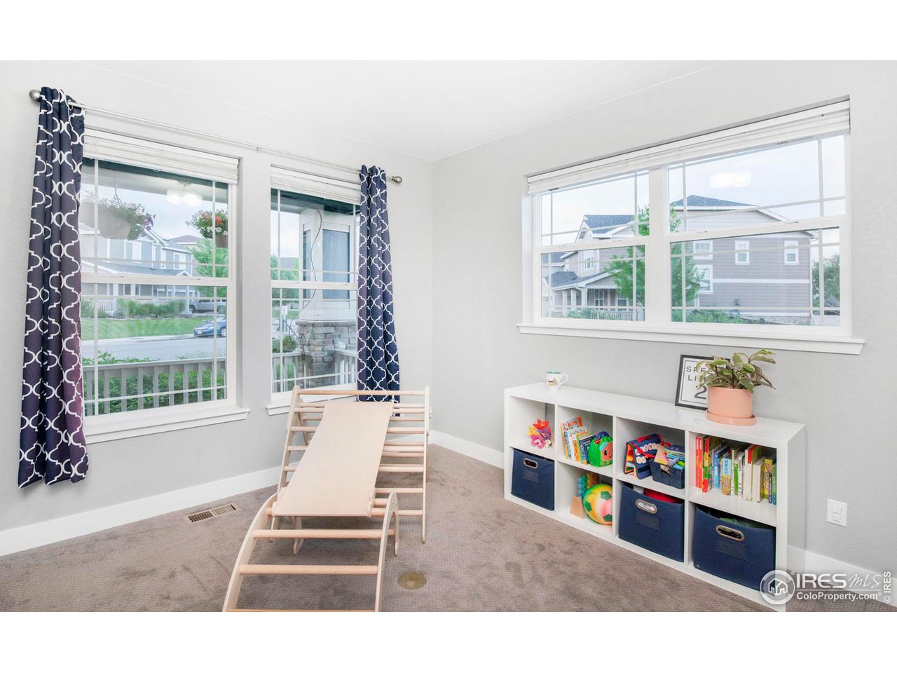 899 Old Wagon Trail Cir