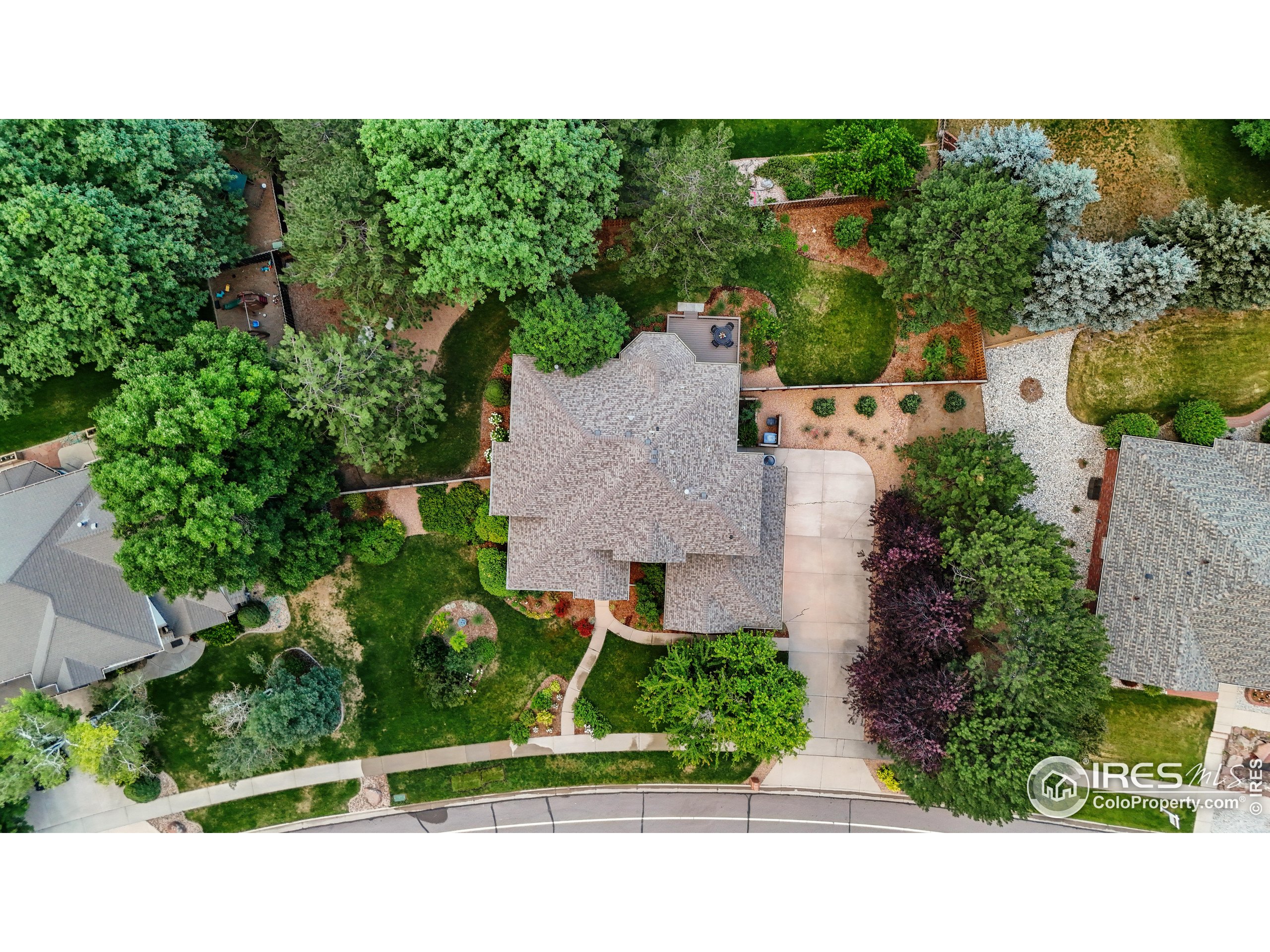 2030 Emerald Dr