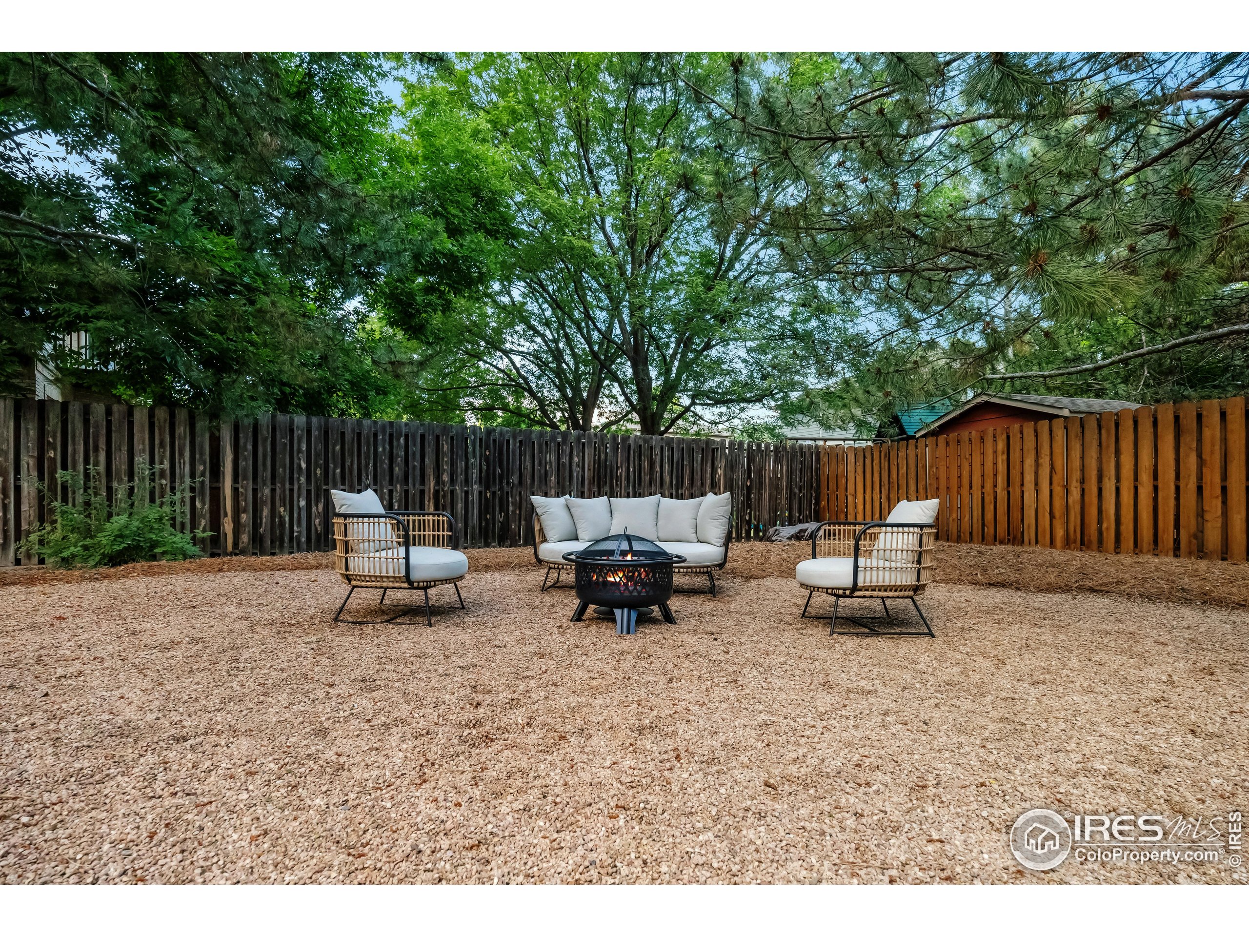 2030 Emerald Dr