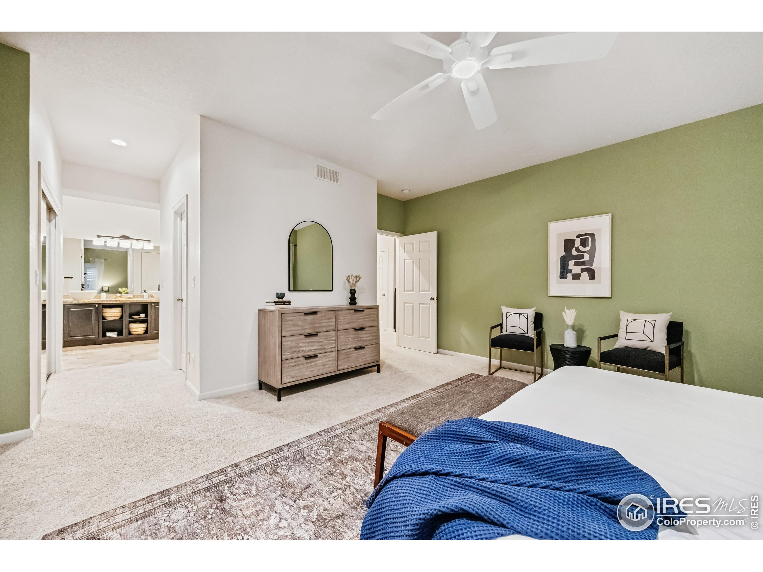 2030 Emerald Dr