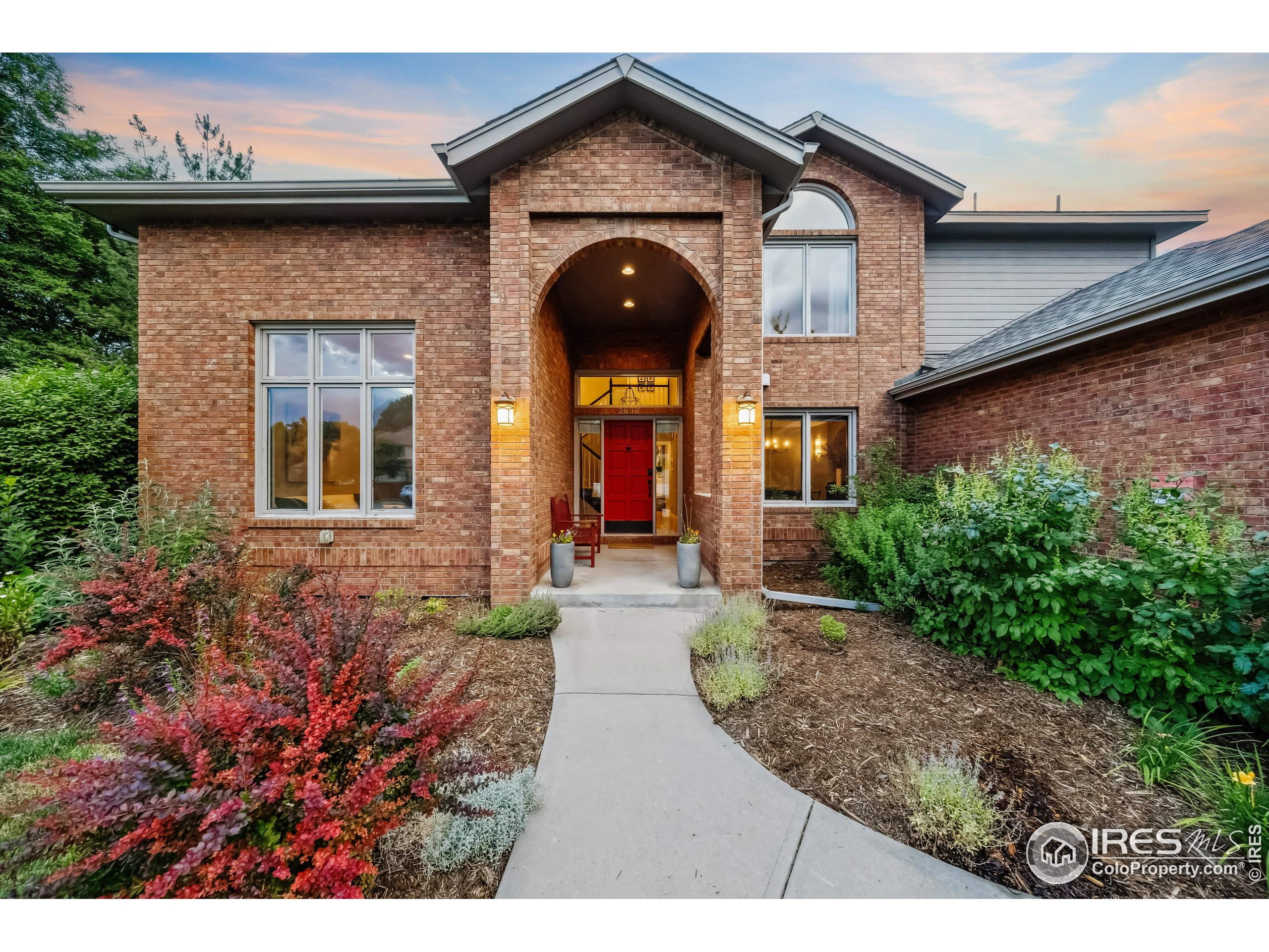 2030 Emerald Dr