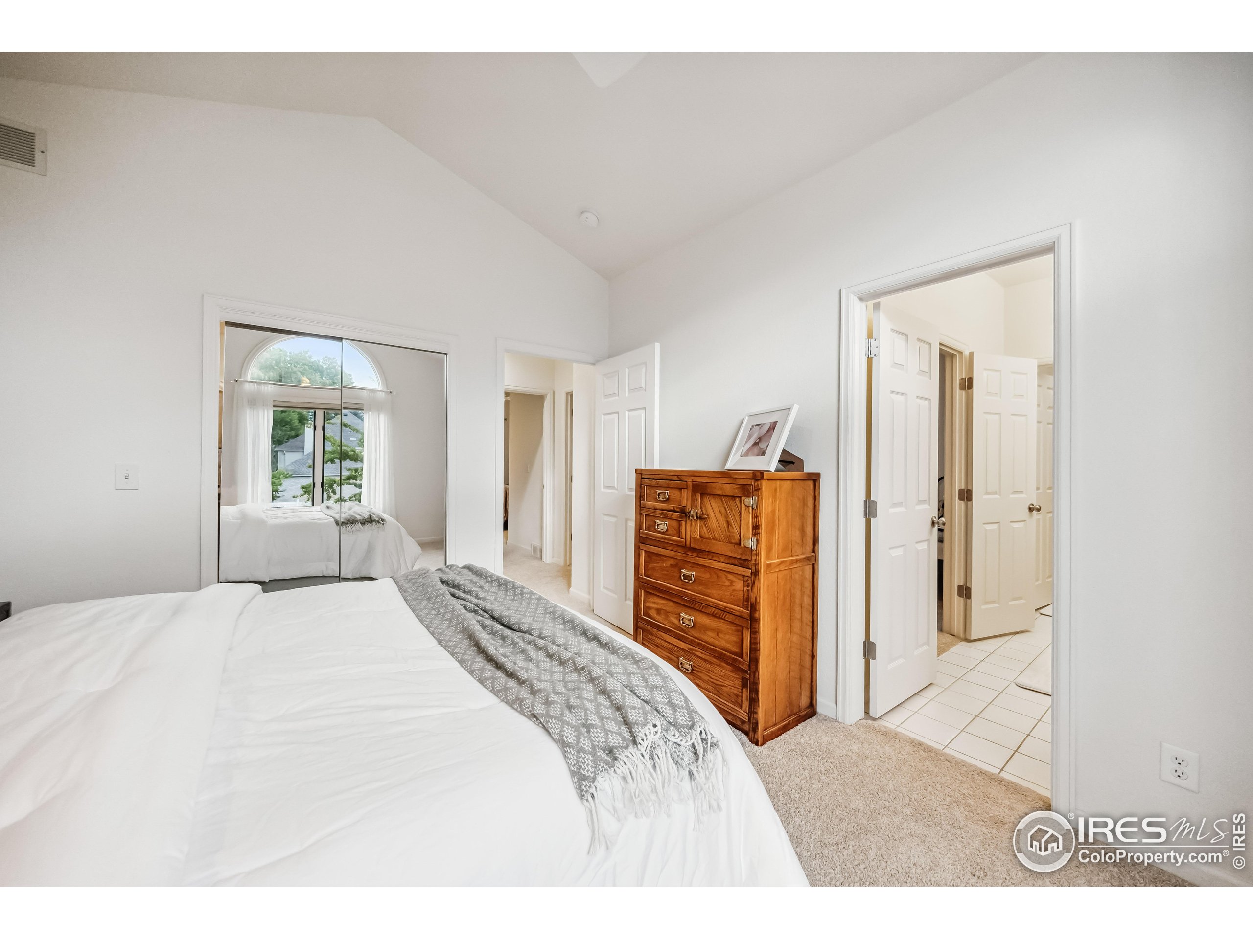 2030 Emerald Dr