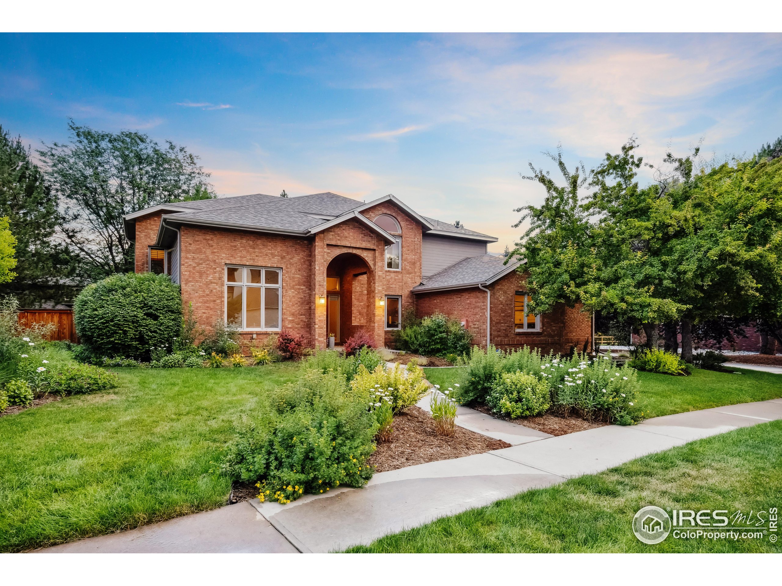 2030 Emerald Dr
