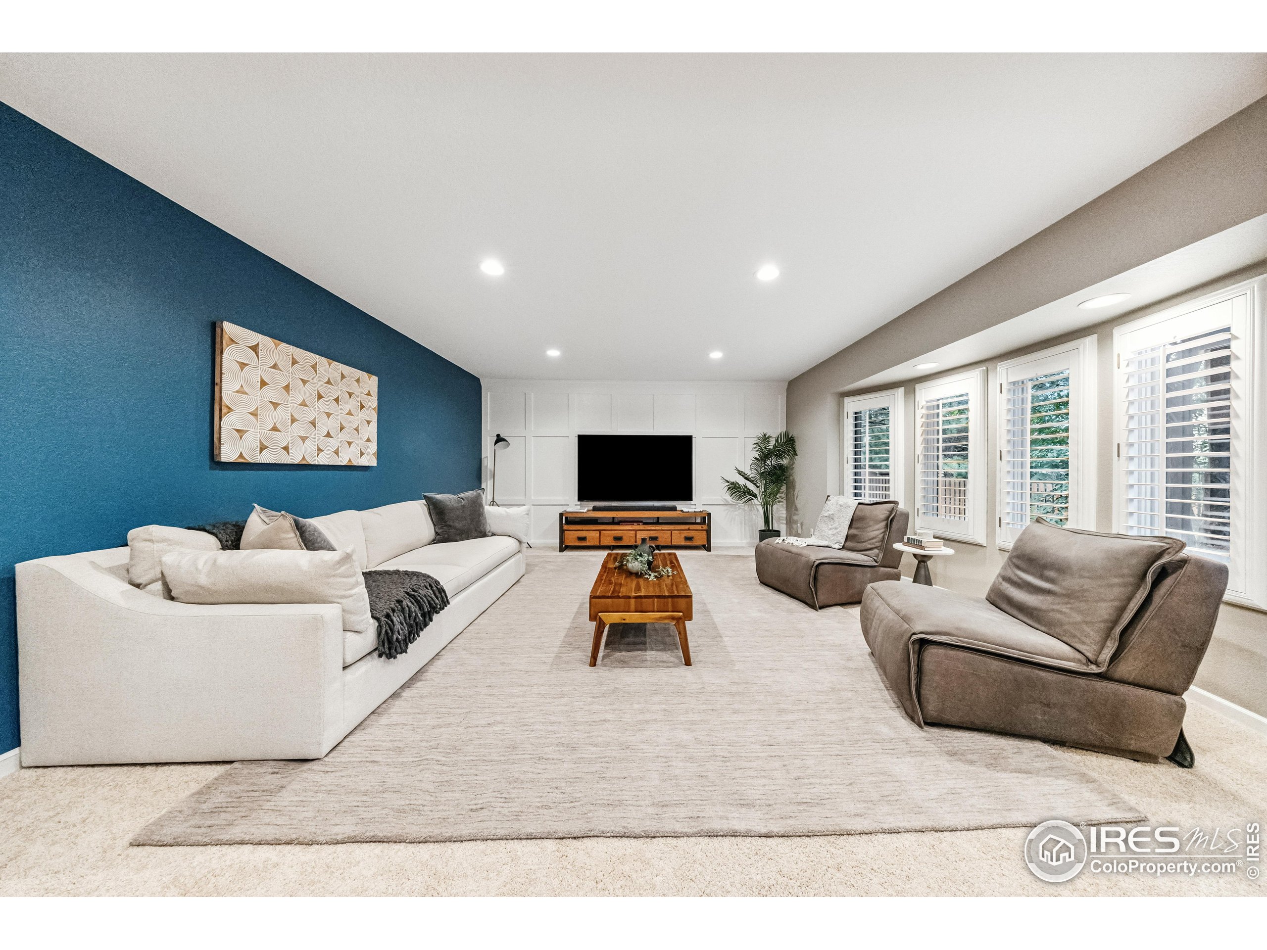 2030 Emerald Dr