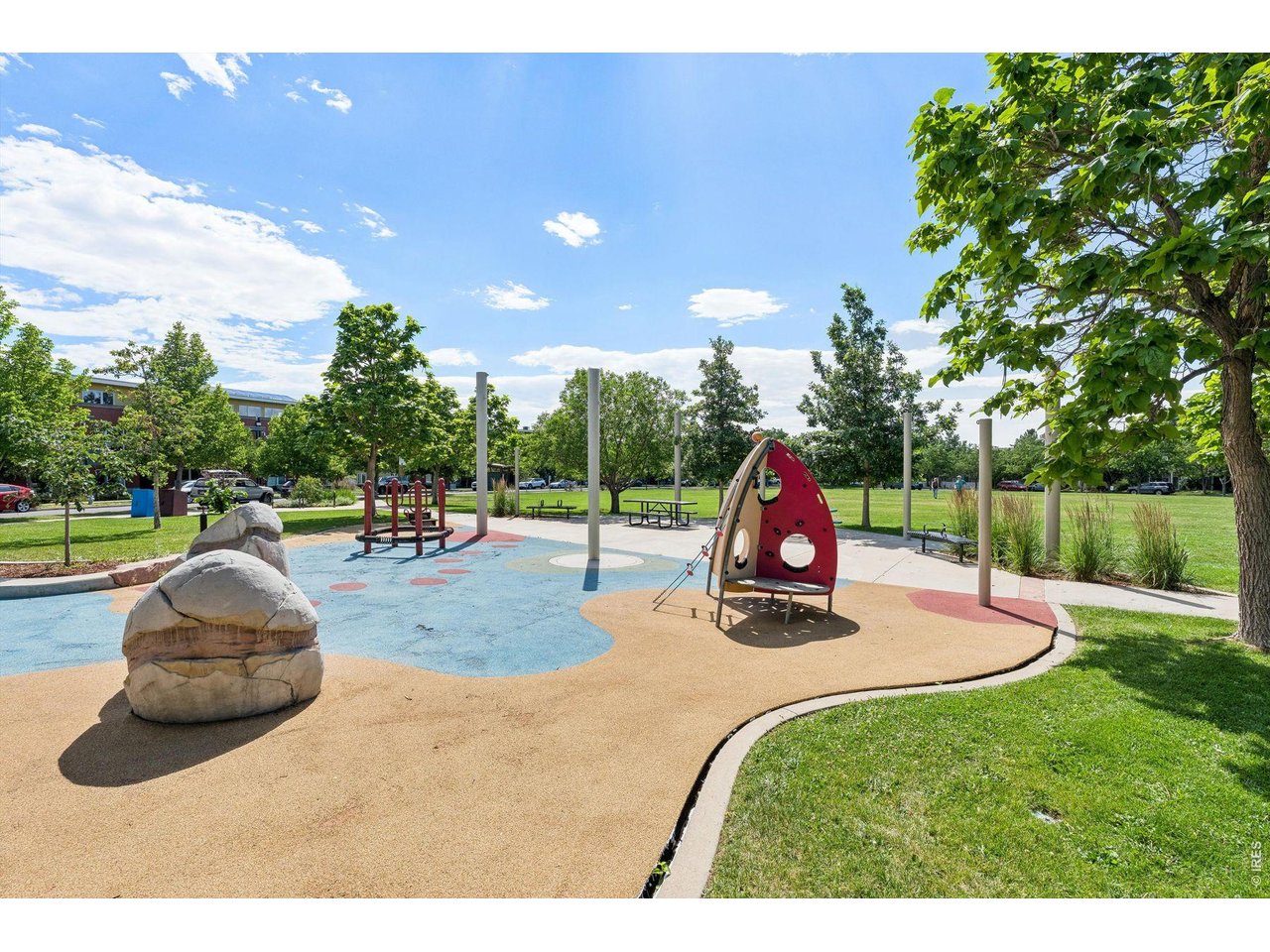 4650 Holiday Dr 201