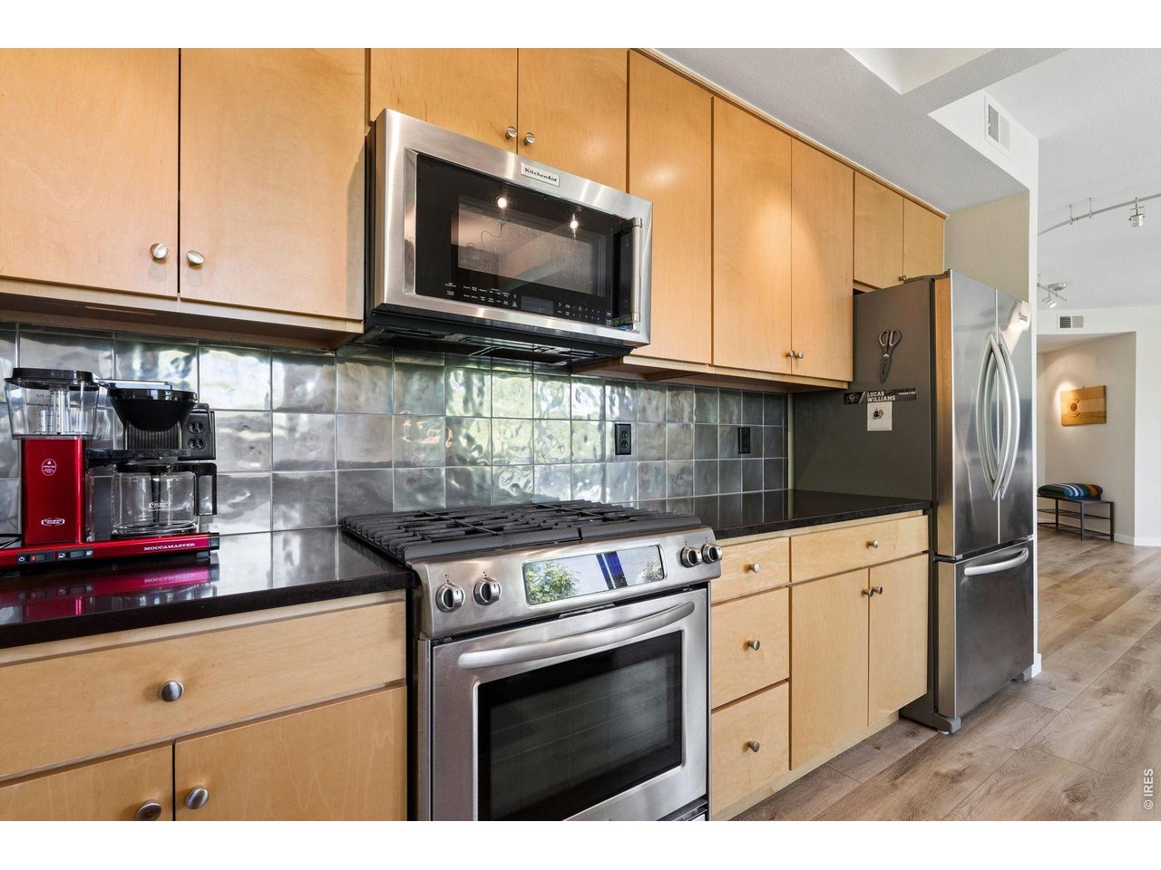 4650 Holiday Dr 201