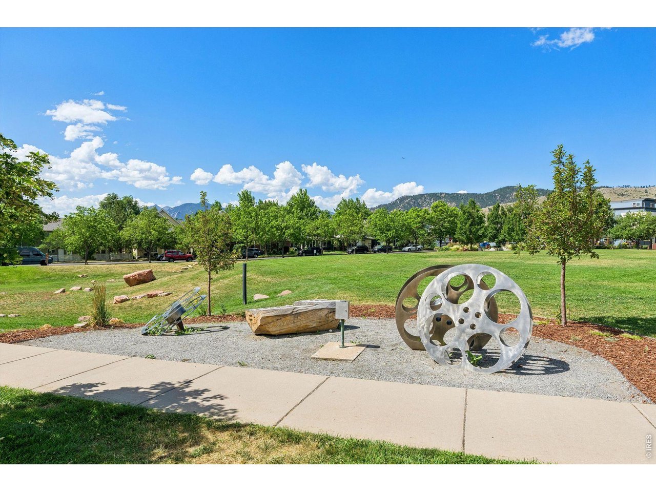 4650 Holiday Dr 201