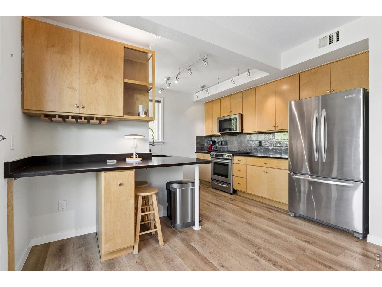 4650 Holiday Dr 201