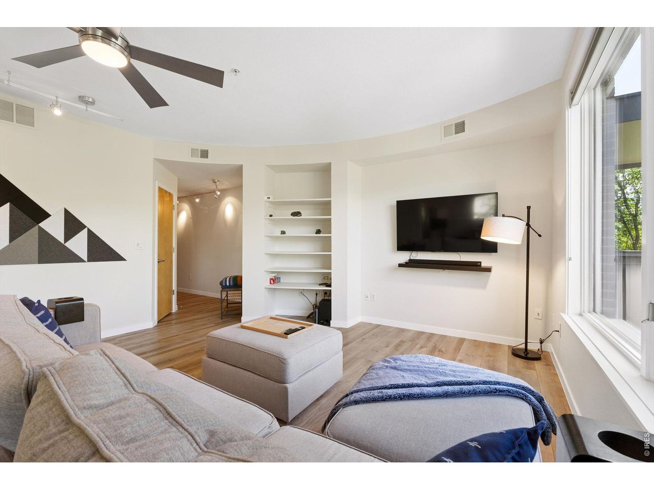 4650 Holiday Dr 201