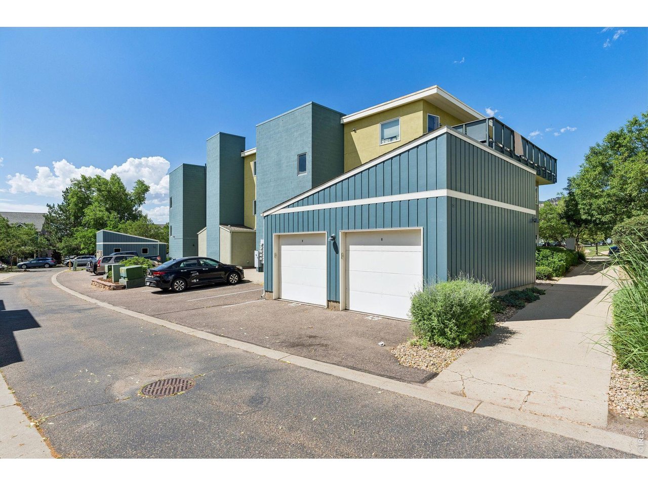 4650 Holiday Dr 201