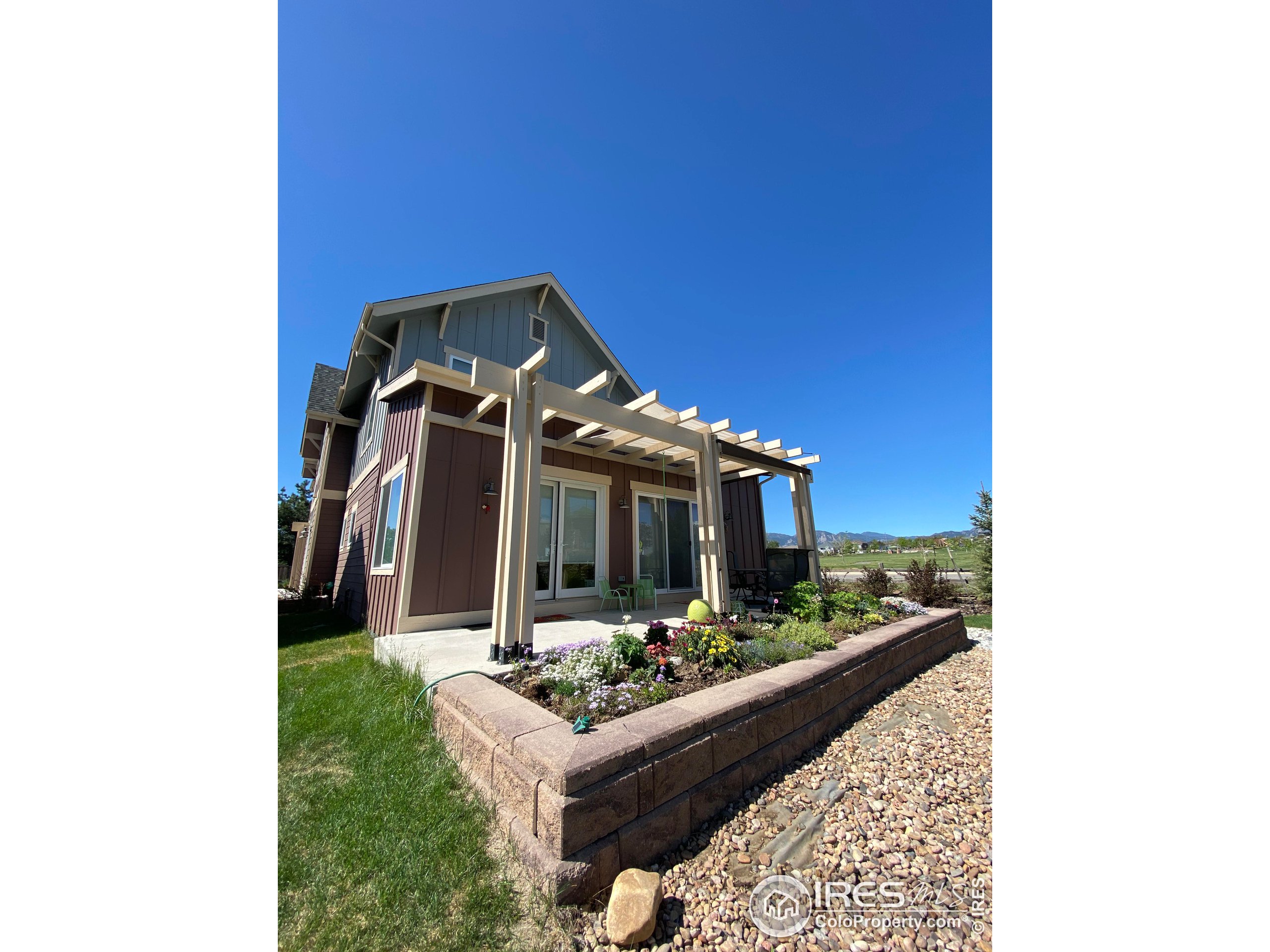 312 W Maple St