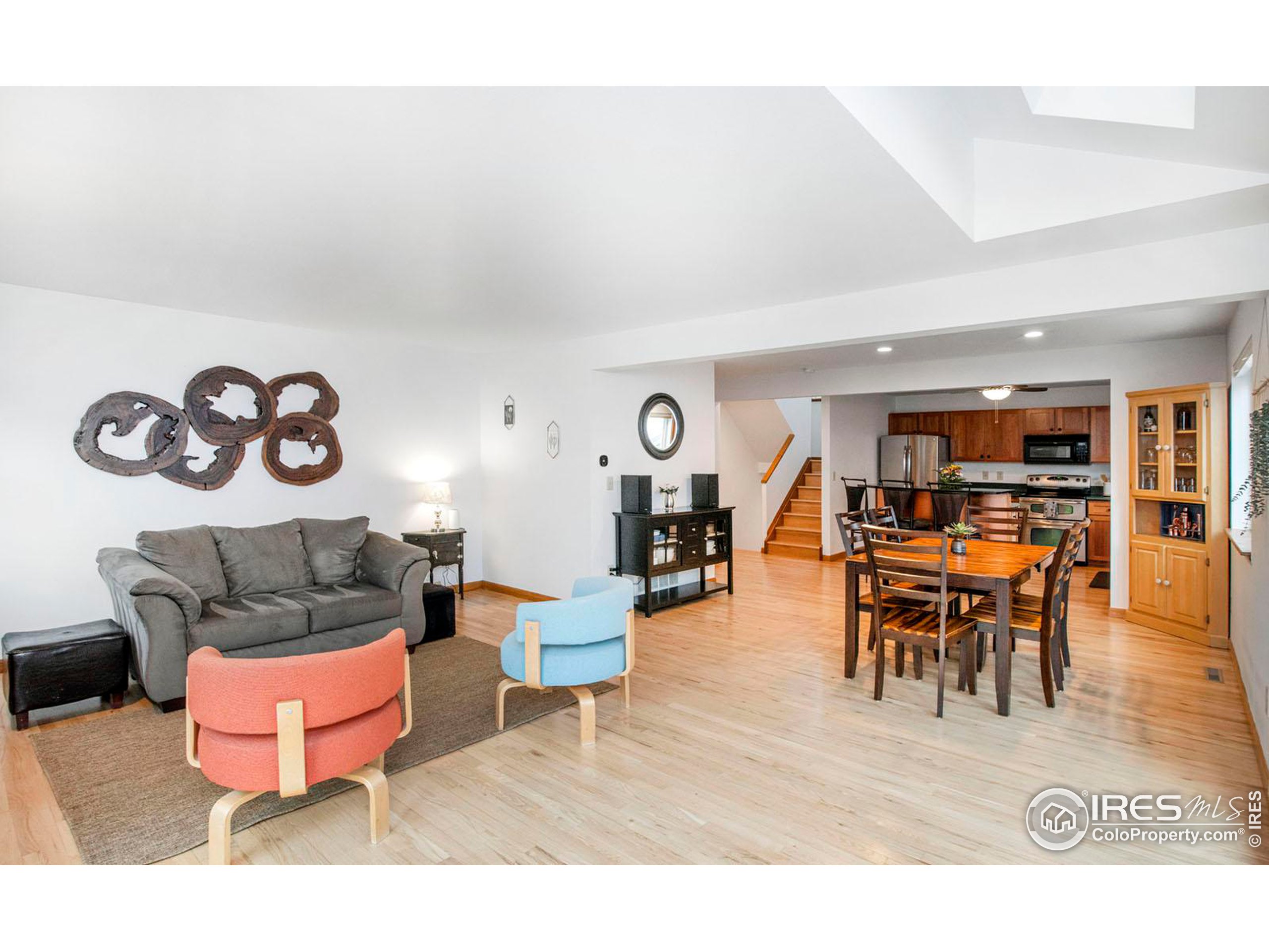 107 Mineola Ct