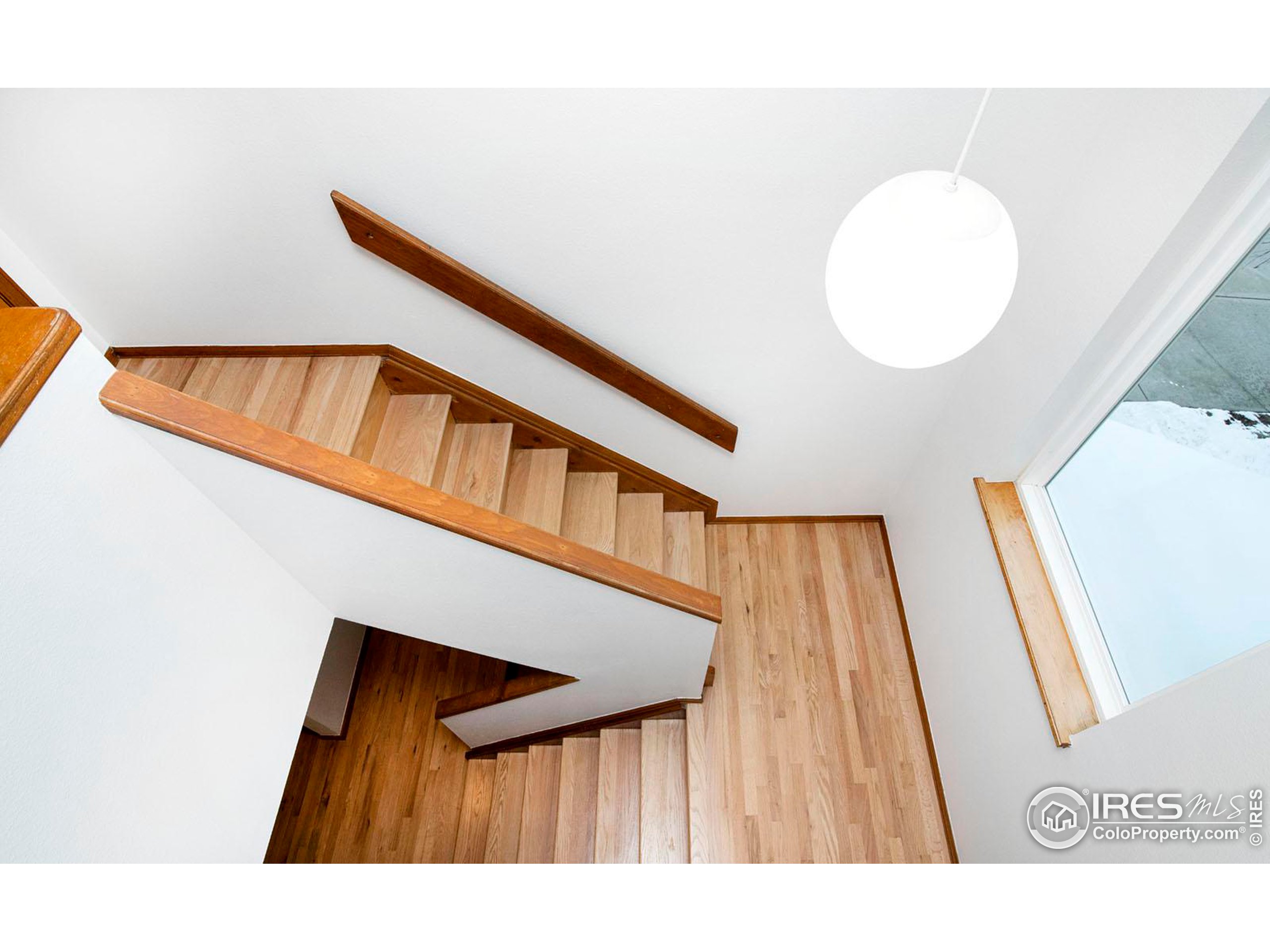 107 Mineola Ct