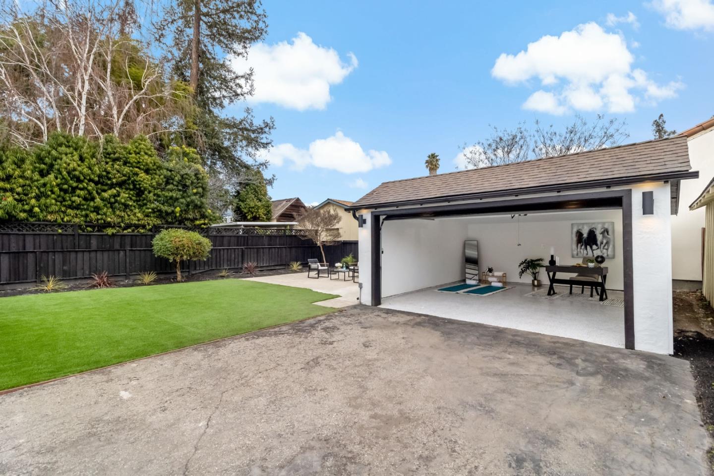 1304 Singletary Avenue