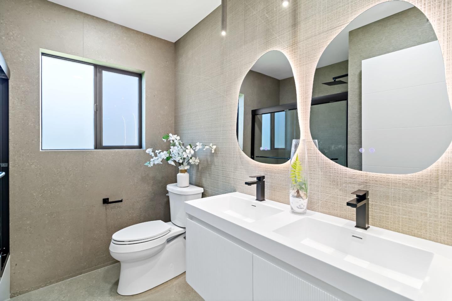 1707 Fruitdale Avenue