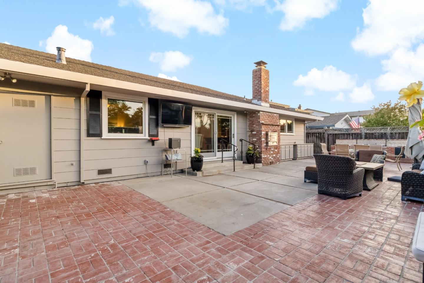 945 Reed Avenue