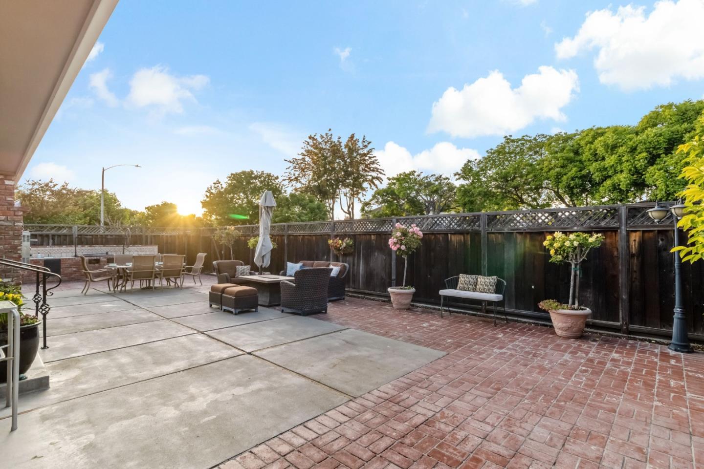 945 Reed Avenue