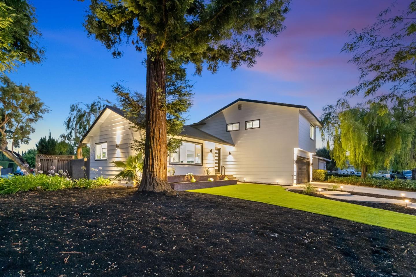 3742 Wellington Square