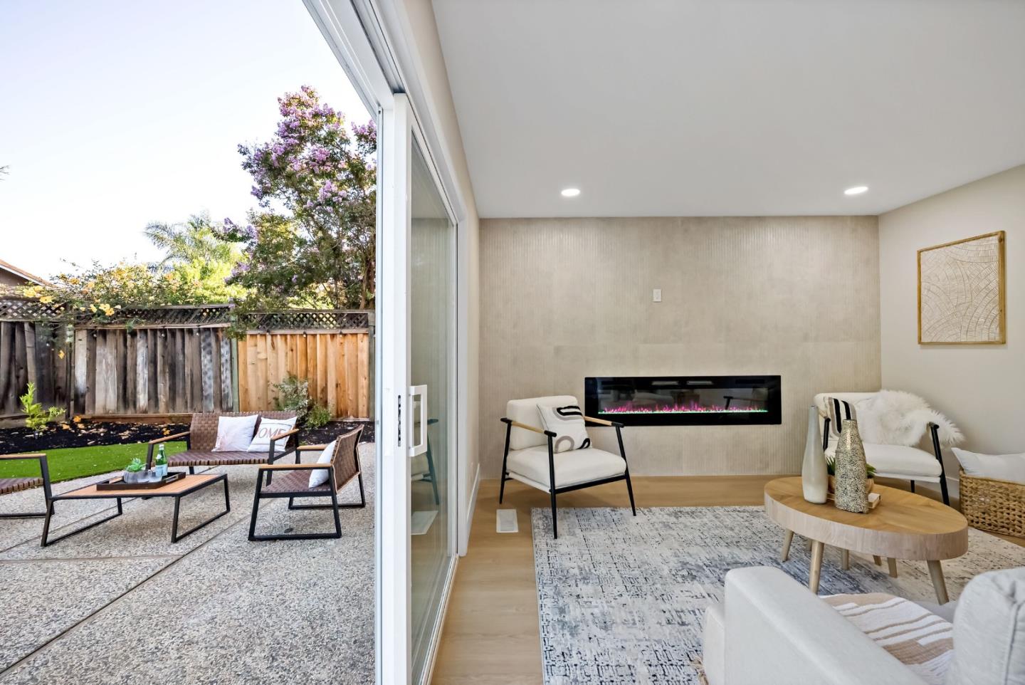 3742 Wellington Square
