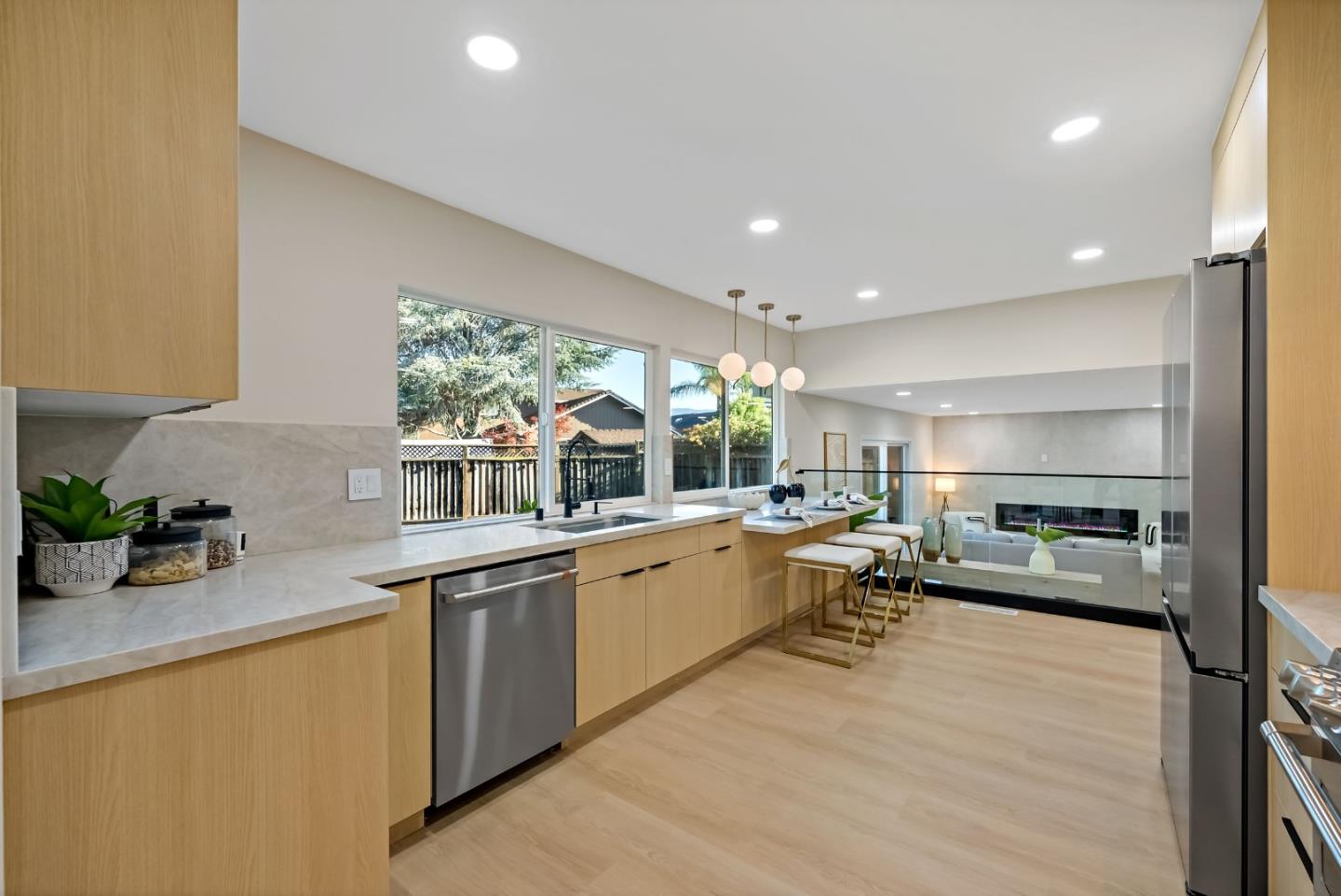 3742 Wellington Square