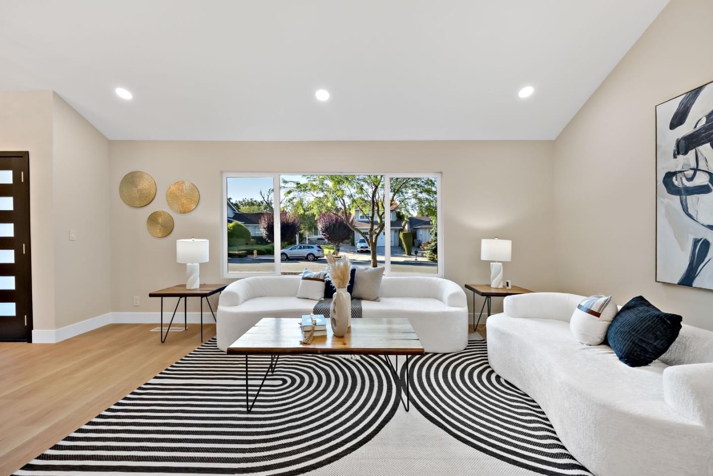 3742 Wellington Square