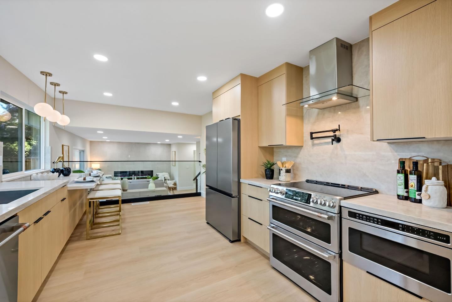 3742 Wellington Square
