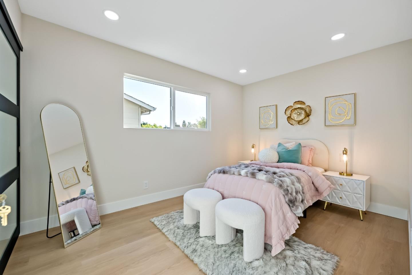 3742 Wellington Square