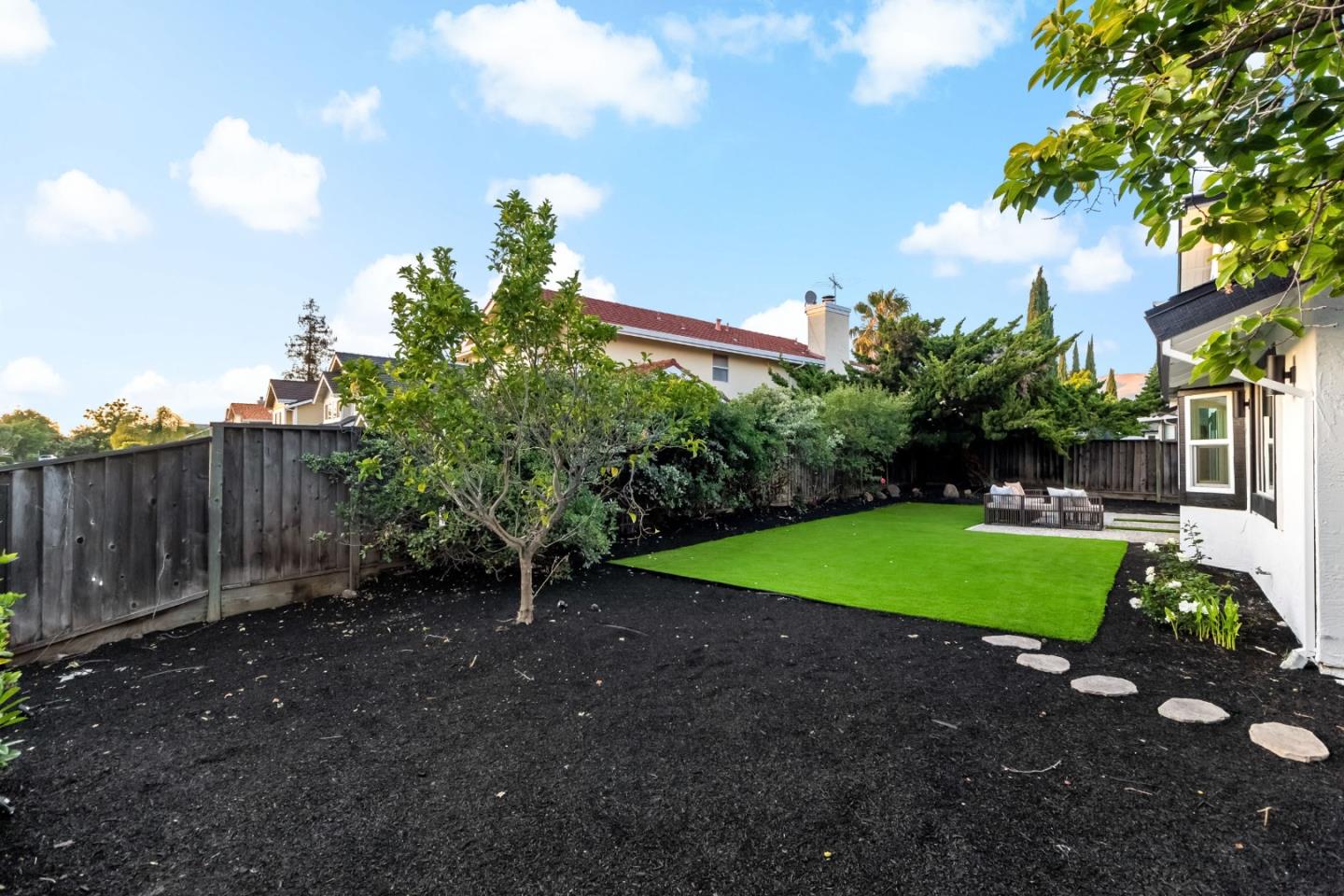 2811 Glen Firth Drive