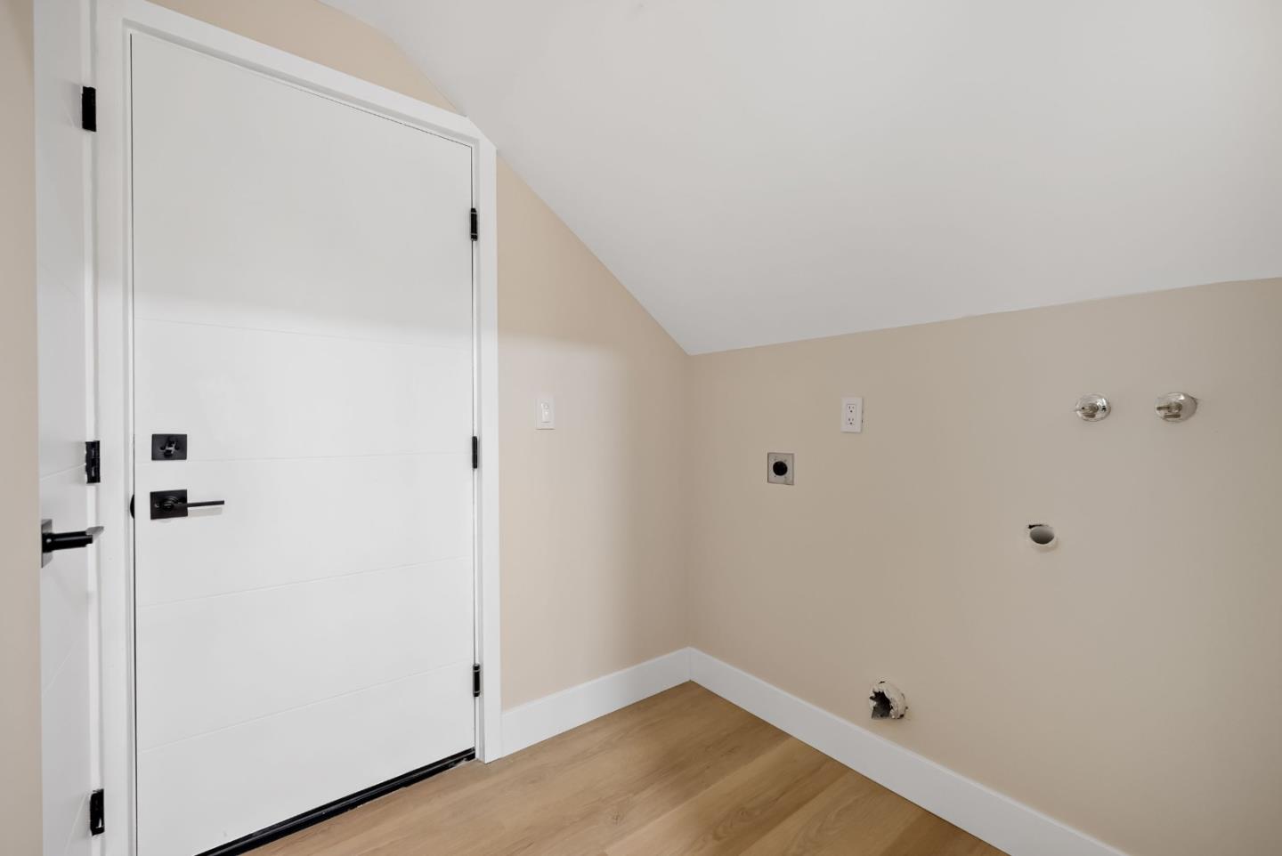 2811 Glen Firth Drive