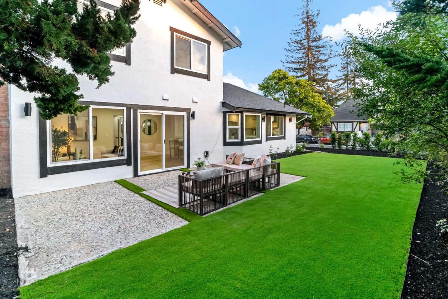 2811 Glen Firth Drive