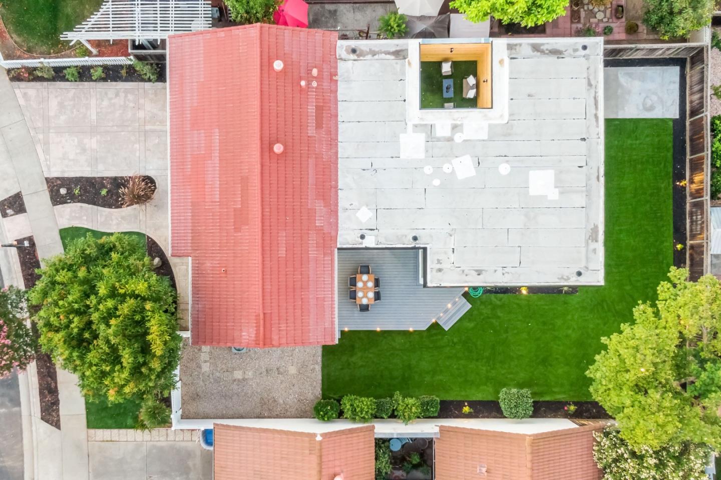 244 Darryl DR