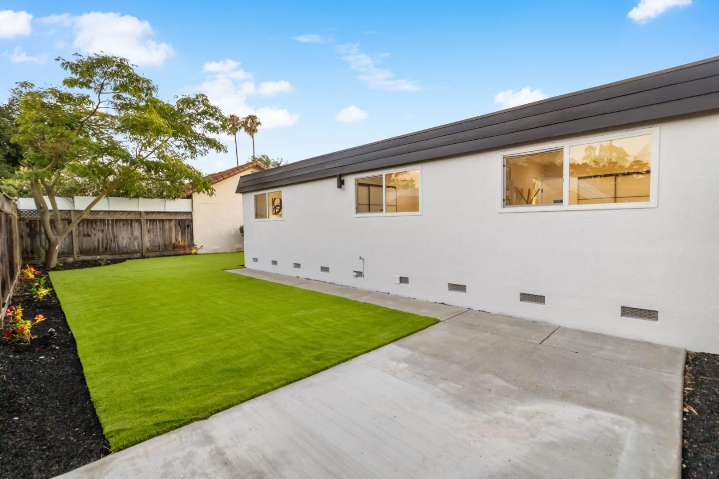 244 Darryl DR
