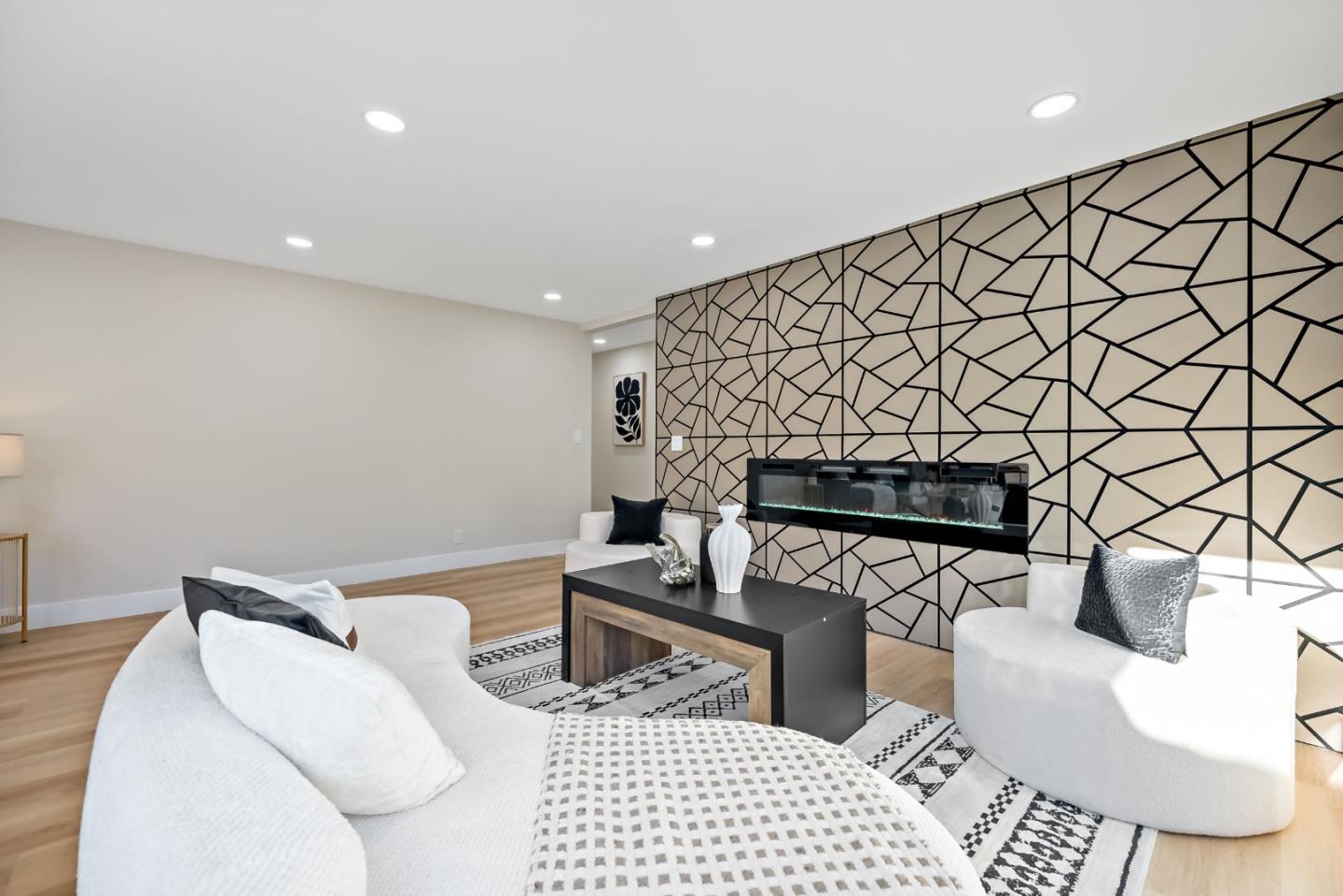 244 Darryl DR