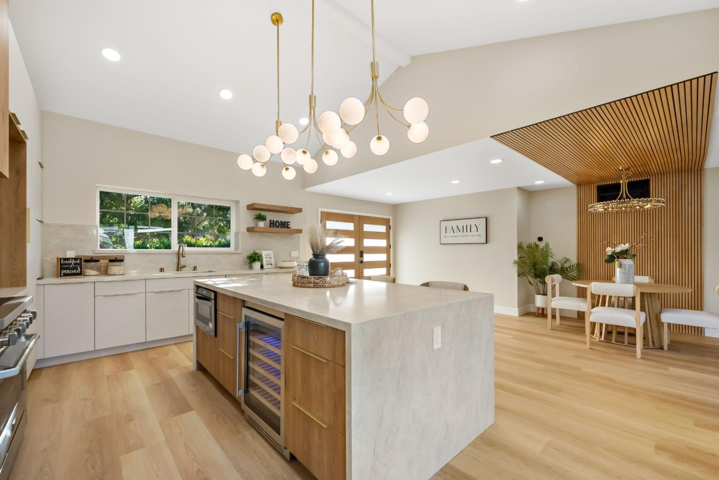 244 Darryl DR