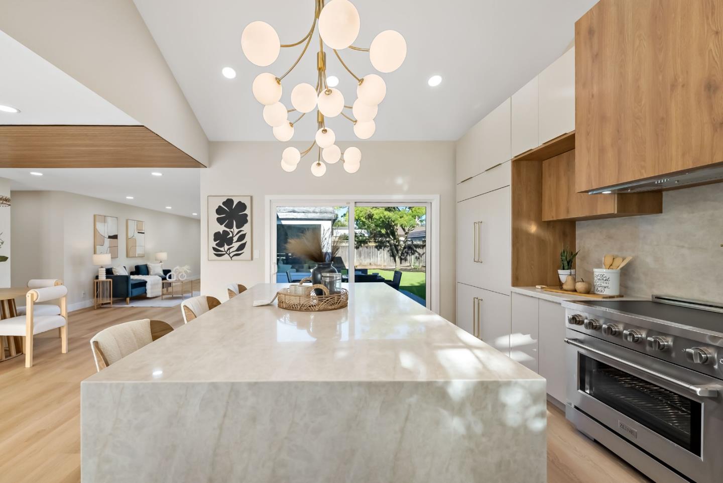 244 Darryl DR