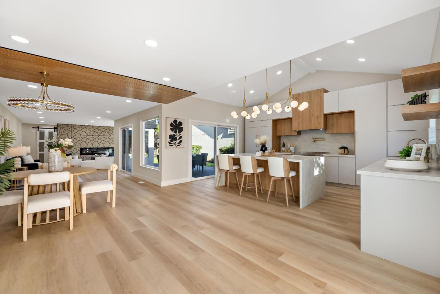 244 Darryl DR