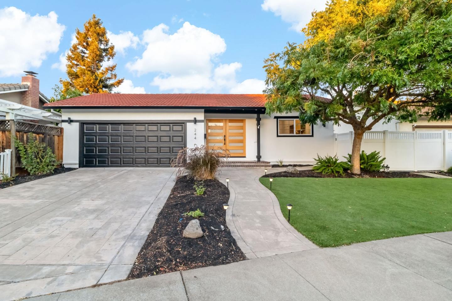 244 Darryl DR