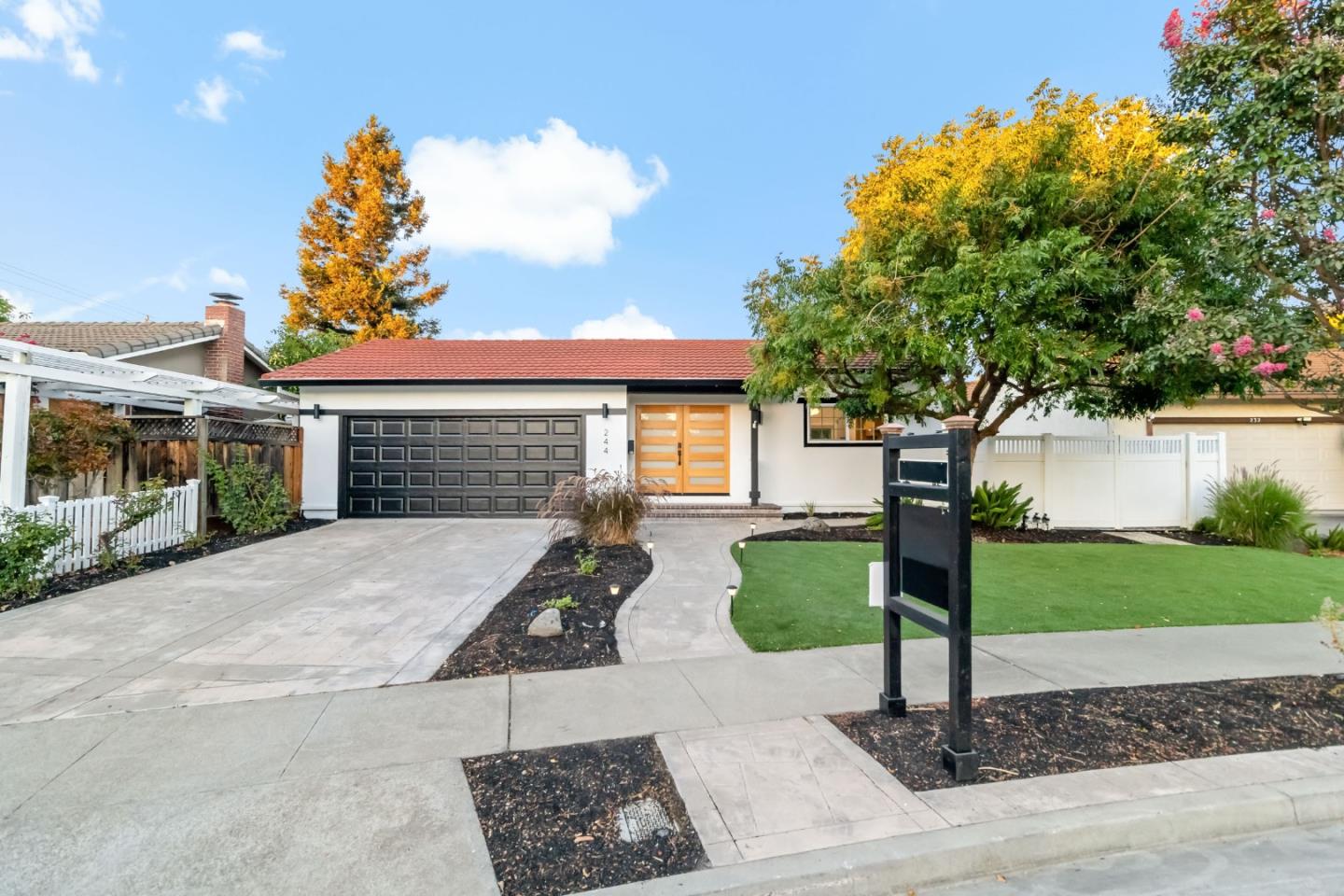 244 Darryl DR