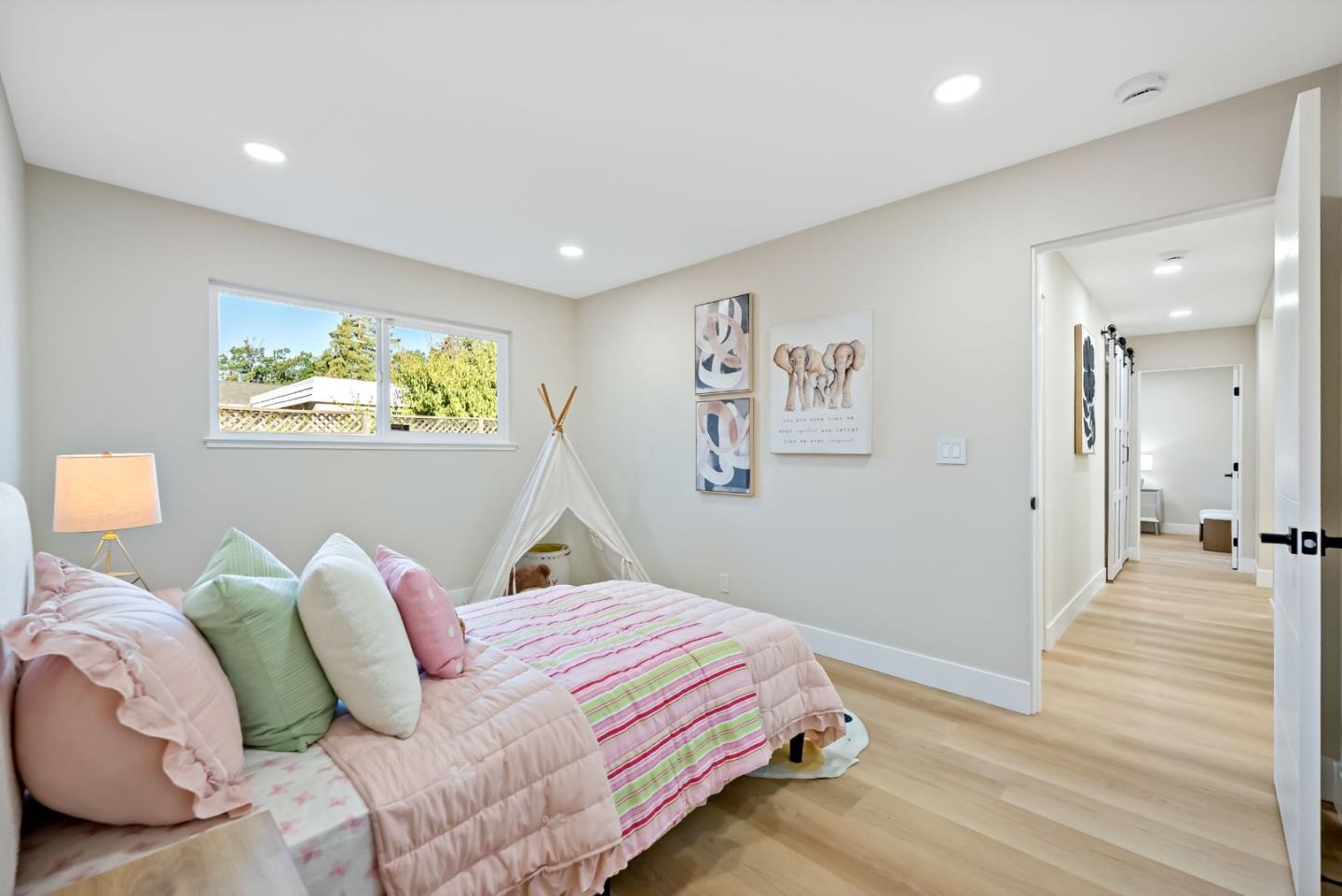 244 Darryl DR