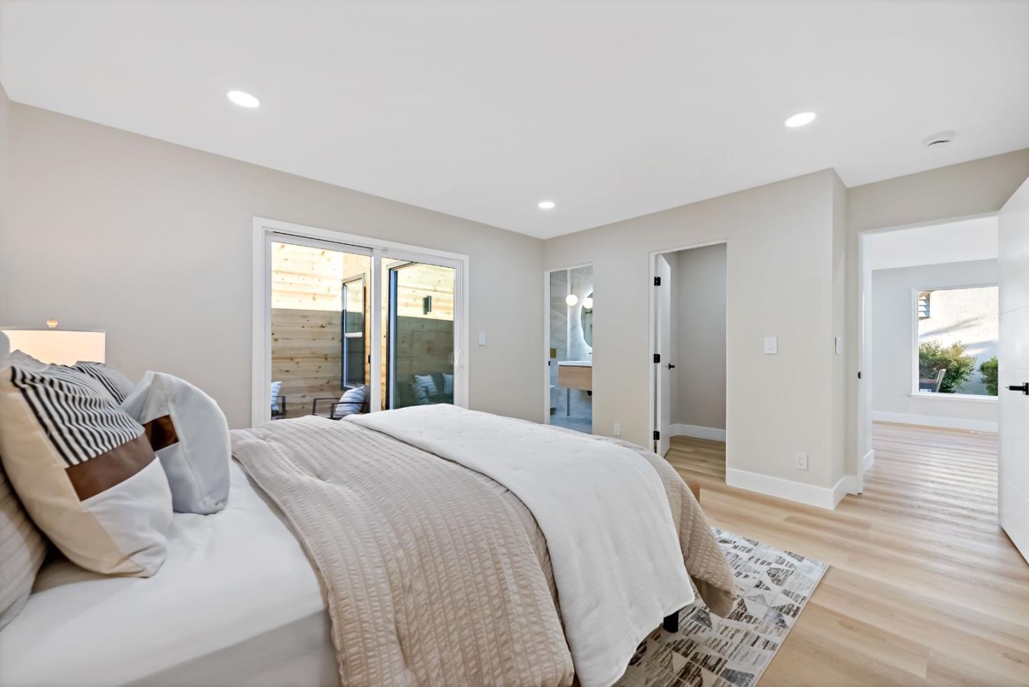 244 Darryl DR