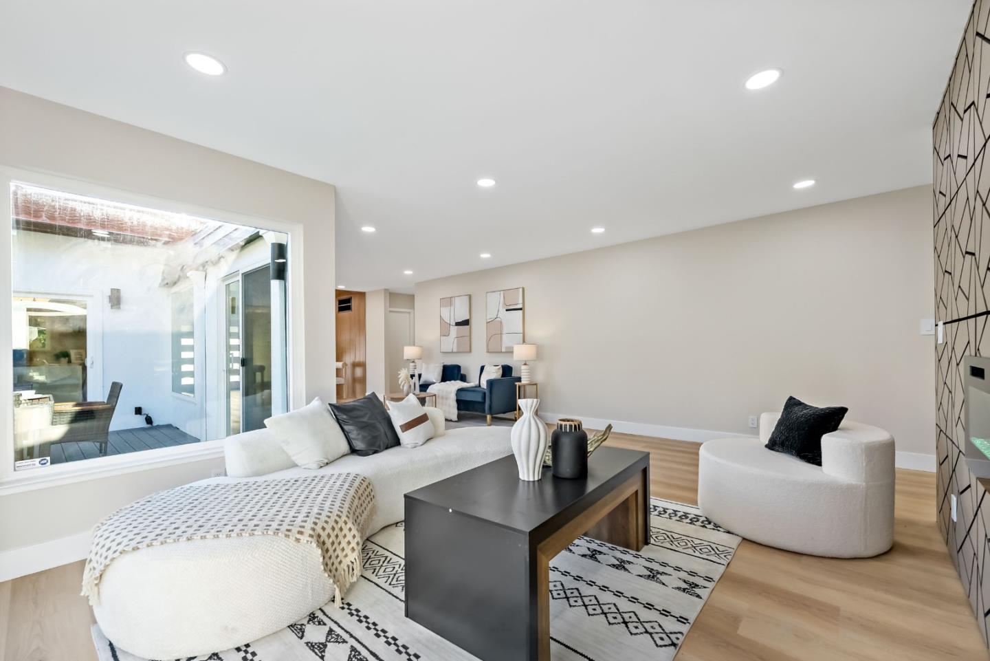 244 Darryl DR