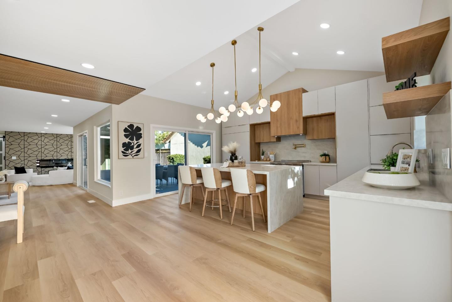 244 Darryl DR