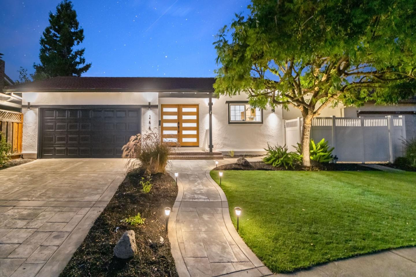244 Darryl DR