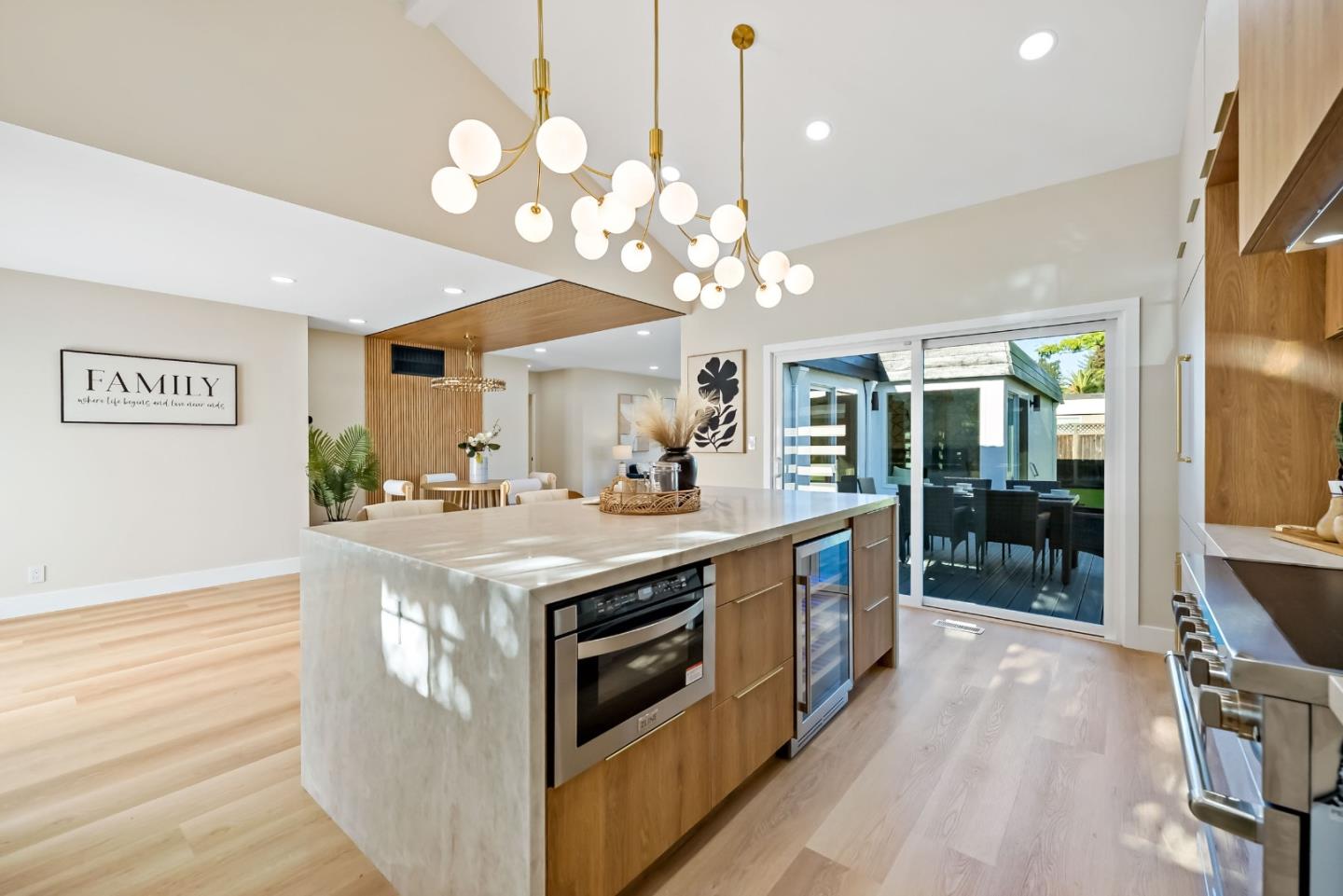 244 Darryl DR