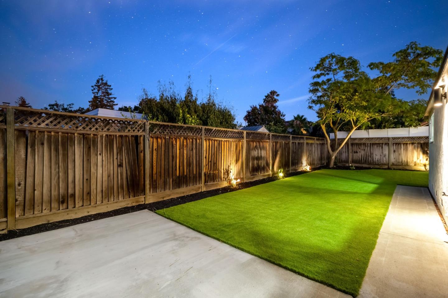 244 Darryl DR
