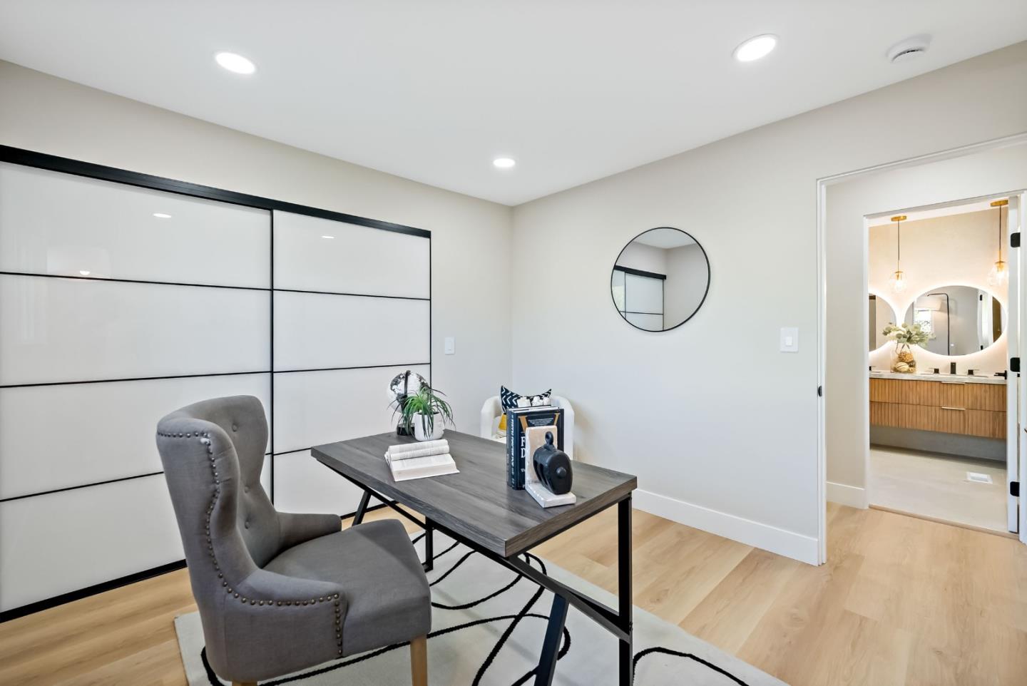 244 Darryl DR