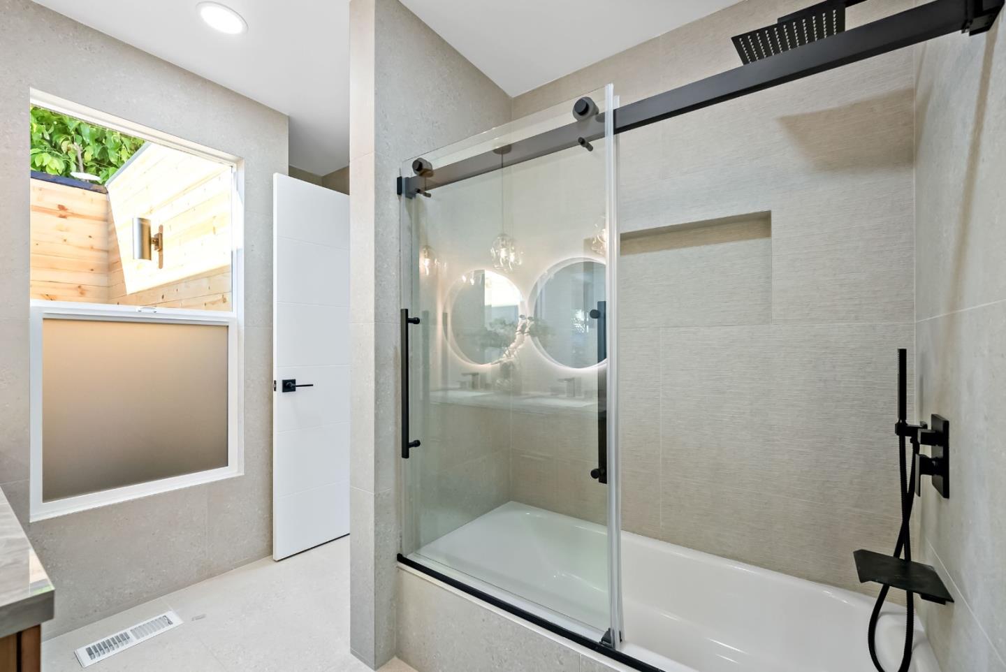 244 Darryl DR
