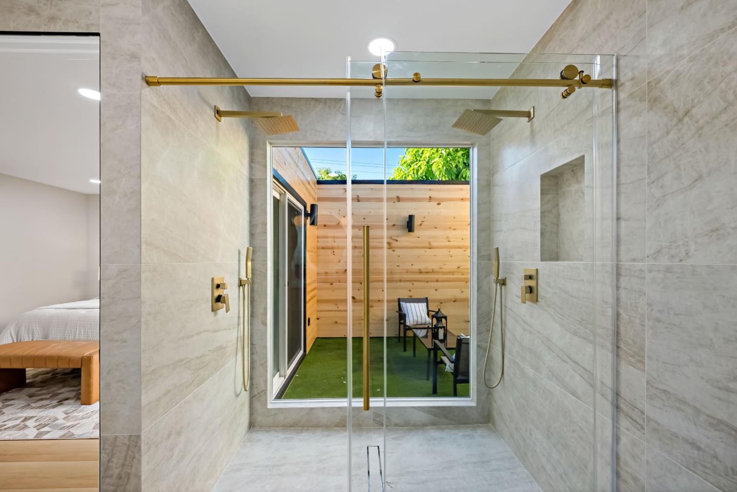 244 Darryl DR