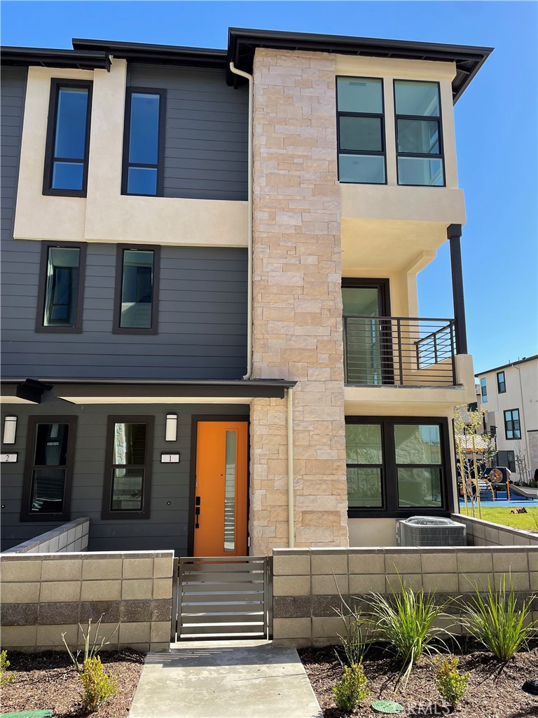 2945 W. Lincoln Avenue